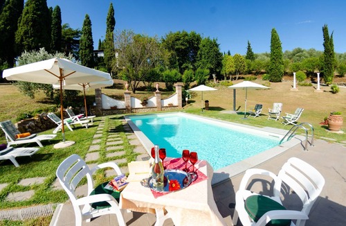 Uzzano Villa | Villa in Uzzano with 4 bedrooms sleeps 10