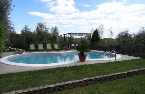 Lamporecchio House | Villa in Vinci with Pool & Panoramic Views
