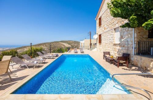 Peristerona Villa | Villa Irene Palace