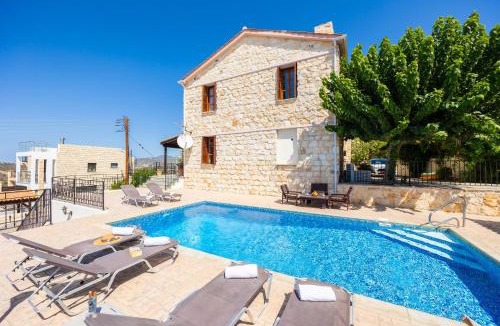 Peristerona Villa | Villa Irene Palace