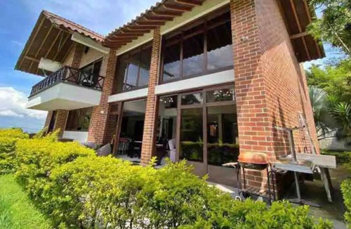 Envigado Villa | VILLA IRLANDA