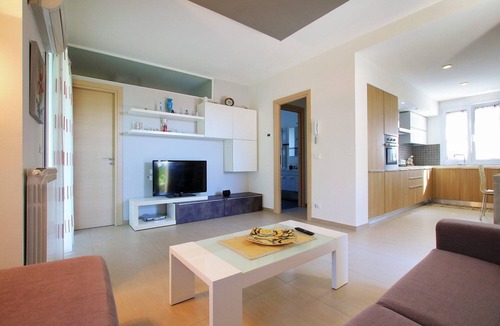 Piana Calzata Villa | Villa Tulipano - 2 Bathrooms Garden Wi-Fi Air Conditioing, Terrace, near the Sea