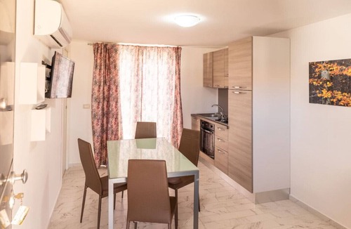 Sant'Agata di Militello Apartment | Villa Nebros - Monolocale con terrazza