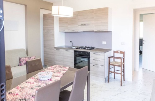 Sant'Agata di Militello Apartment | Villa Nebros - Appartamento con cortile privato