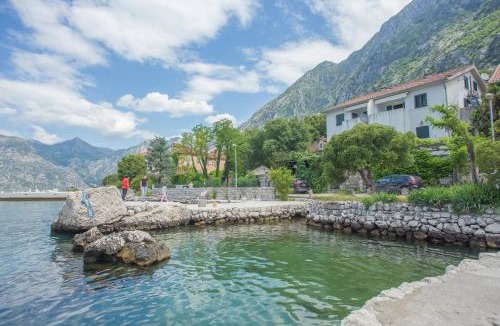 Dobrota Apartment | Villa Iva