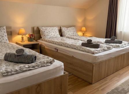 Crasna Villa | Villa J'adore