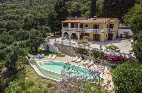 Benitses Villa | Villa Jacaranda Blue