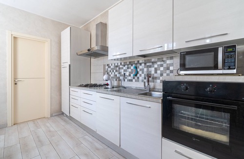 Fontane Bianche Villa | Villa 'Joel' with Sea View, Wi-Fi and Air Conditioning
