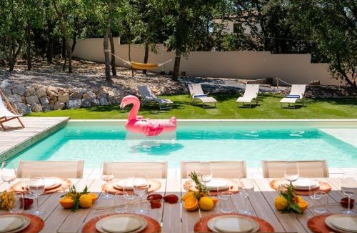 Murviel-les-Beziers Villa | Villa Joy Pool Sauna & River Escape