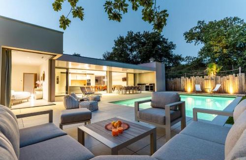 Murviel-les-Beziers Villa | Villa Joy Pool Sauna & River Escape