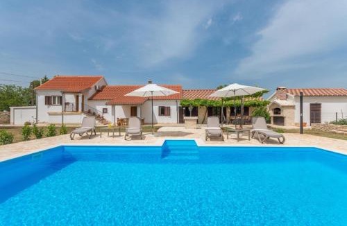 Razvode Villa | Villa Ka near NP Krka waterfalls