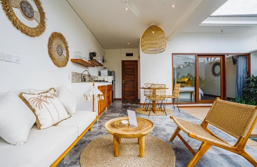 Beraban Apartment | Villa Karina - Sumptuous 1BR Private Luxury Villa Walking Distance to Nyanyi Beach