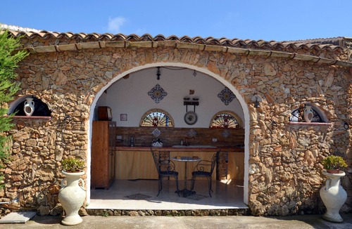 Partinico Villa | Villa Katiuscia with private pool, garden, near the beach, wifi free.