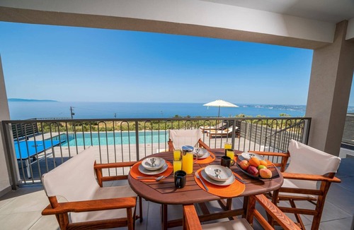 Mousata Villa | Villa Katoikia Mia by Villa Plus
