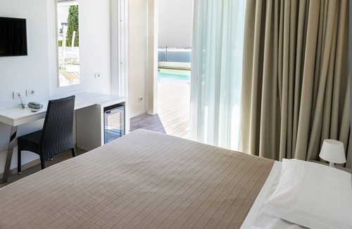 Cisano Hotel | Villa Katy
