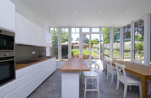 Saint-Cast-le-Guildo Villa | VILLA KER JEAN, 8 PERSONS, SEA VIEW, 5 MINUTES WALK FROM THE BEACH, SWIMMING POOL 3x6