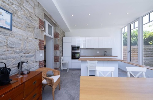 Saint-Cast-le-Guildo Villa | VILLA KER JEAN, 8 PERSONS, SEA VIEW, 5 MINUTES WALK FROM THE BEACH, SWIMMING POOL 3x6