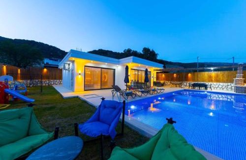 Sarıbelen Villa | Villa Kerem / Kalkan