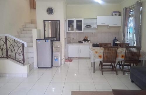 Cipanas Villa | Villa Kota Bunga Allamanda