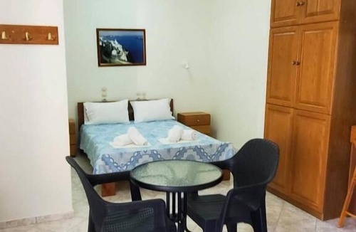 Crisostomos Hotel | Villa Koutsakis