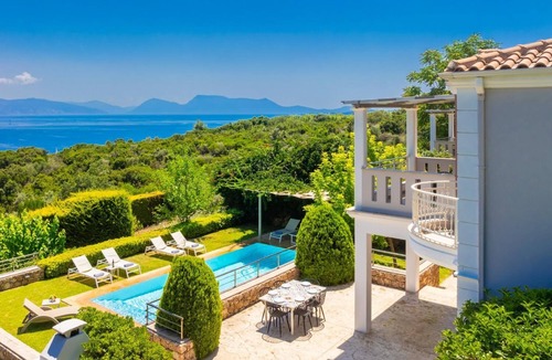 Spanokhorion Villa | Villa Kyklamino - Three Bedroom Villa, Sleeps 6
