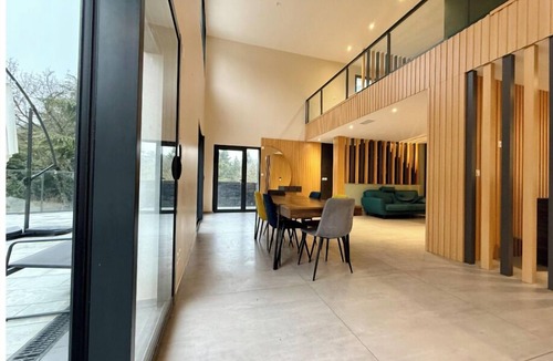 Millery Villa | Villa L'Oasis, a quiet interlude on the outskirts of Lyon