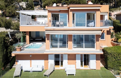 Eze Villa | Villa L'Ourmège/Exceptional sea view and 8-minute walk to the beach