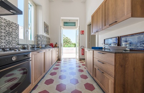 Lipari Historic Centre Villa | Villa 'La Casa Bianca' with Private Terrace, Wi-Fi and Air Conditioning