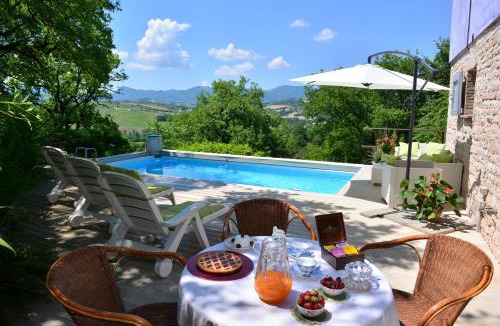 Fabriano Villa | villa la chiesetta - private pool and Jacuzzi - Borgo Canapegna
