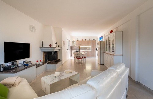 Galatone Villa | Villa 'La Collina' with Private Terrace, Wi-Fi and Air Conditioning