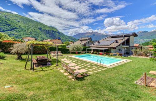 Colico Piano Villa | Villa La Corte with amazing pool and garden