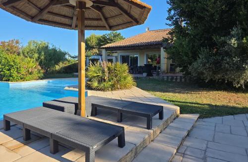 Arles Villa | Villa "La Crau"