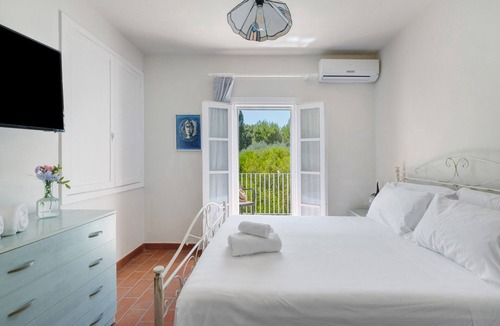 Nardo House | 'Villa La Cucchiara' with Private Pool, Wi-Fi and Air Conditioning