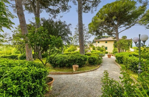 Crespina House | Villa La Guardia Vecchia by Interhome