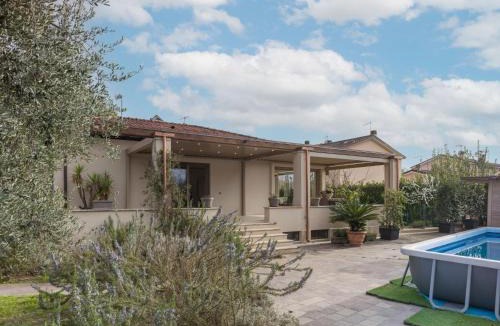 Forte dei Marmi Villa | Villa La Gufa 2 by Interhome