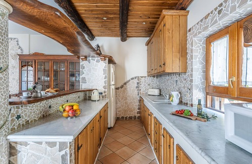Colli di Fontanelle Villa | Villa La Pace, Charming 3 bedroom villa with private pool with views of Amalfi Coast