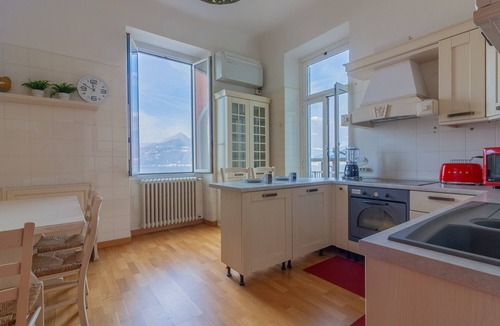 Perledo Villa | Villa La Perledina by Varenna Holidays