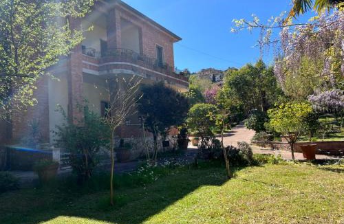 Sinalunga House | VILLA La Pineta di Sinalunga, vicino a Montepulciano e Val D'Orcia