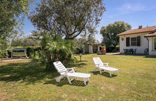 Donoratico Villa | Villa 'La Respigola' with Private Garden