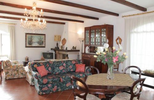 Donoratico Villa | Villa la Respigola completamente indipendente con giardino recintato