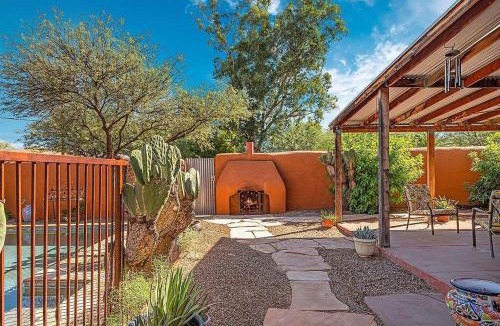 Blenman-Elm House | Villa Laguna - Spacious 3BR 1BA Private Pool Oasis Near UofA