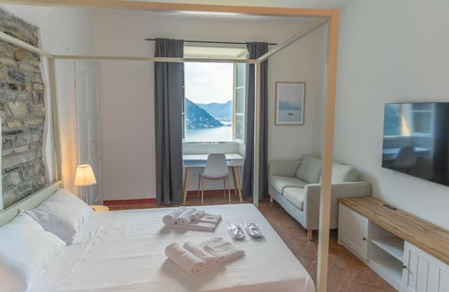 Cernobbio Apartment | Villa lake view + jacuzzi + garden+ gym, Cernobbio