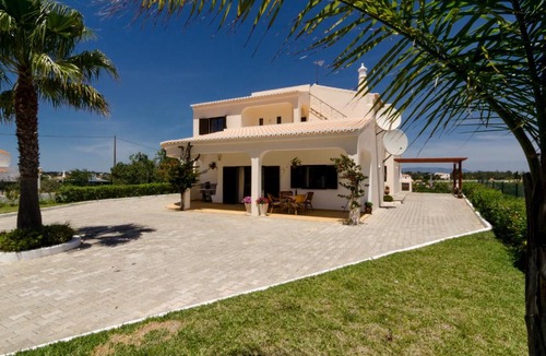 Caramujeira Villa | Villa Larotil