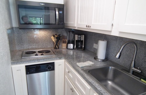 Estate Smith Bay Apartment | Villa Latitudes - Closest to the Water, Very Private - Point Pleasant