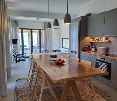 Exomvourgo Villa | Villa Laurier