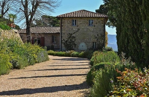 Pievasciata Villa | Villa Le Cantine di Cerreto, a magnificent villa for rent in the Sienese countryside, with an in.