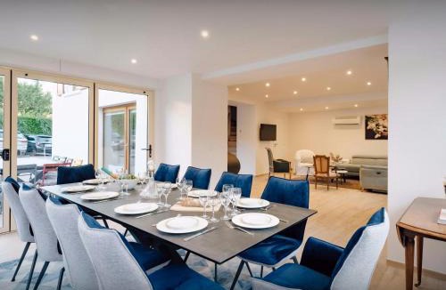 Menthon-Saint-Bernard Villa | Villa Le Cep - OVO Network