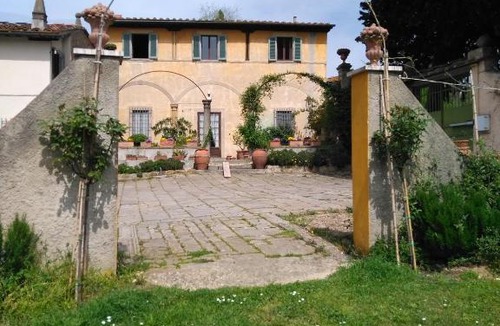 Careggi Rifredi House | Villa Le Pergole- Firenze