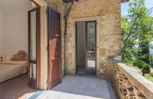 Monteverdi Marittimo Villa | Villa 'Le Querciolaie - Il Casiere' with Mountain View and Shared Pool