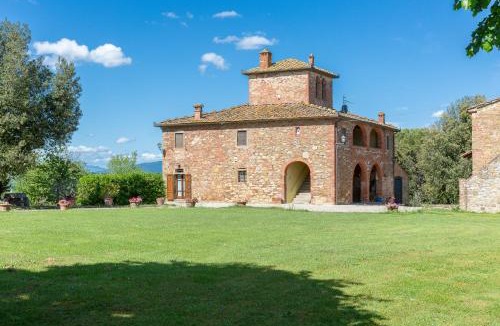Lucignano Villa | Villa le Rondini con giardino e piscina privata